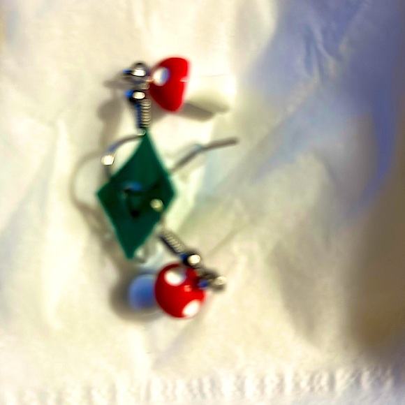 A pair of nwt red magic mushrooms earrings hypoallergenic rare handmade !! - Picture 4 of 4